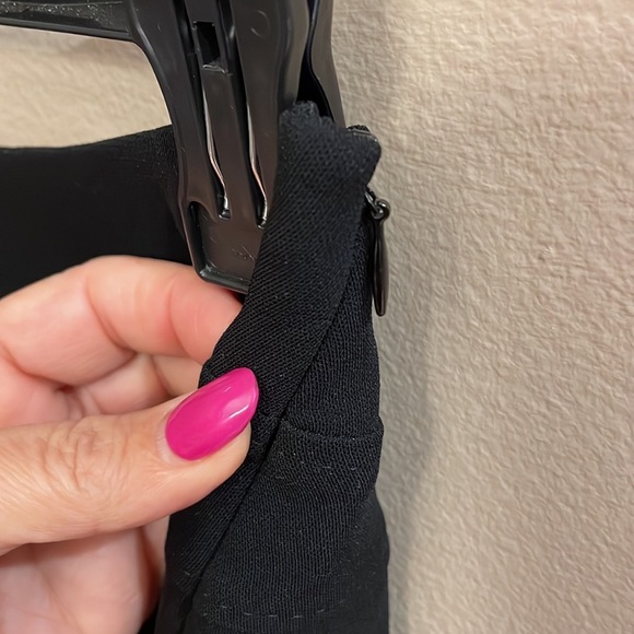 MaxMara MADE IN ITALY black pencil flare skirt side zip / pleated back mid hem 8 - Picture 6 of 14